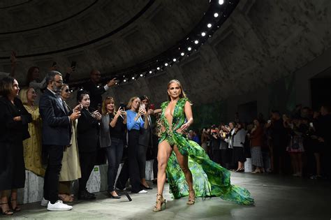 jennifer lopez vestito versace 2019|jennifer lopez versace dress grammys.